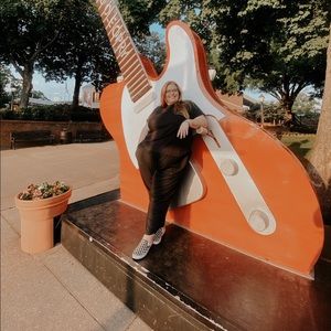 Meet your Posher, Joy